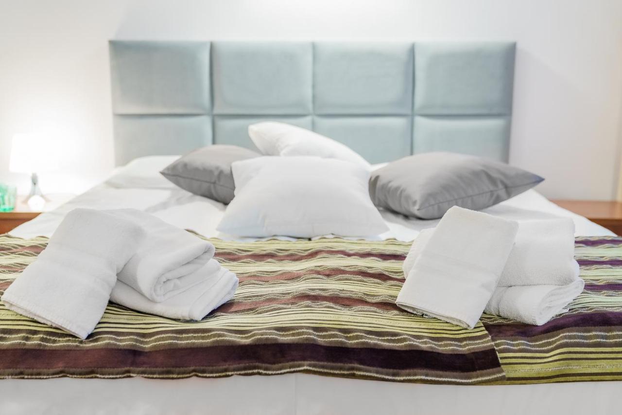 Promenada Zegrze Hotel Бялобжеги Екстериор снимка