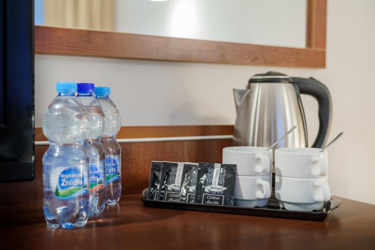 Promenada Zegrze Hotel Бялобжеги Екстериор снимка