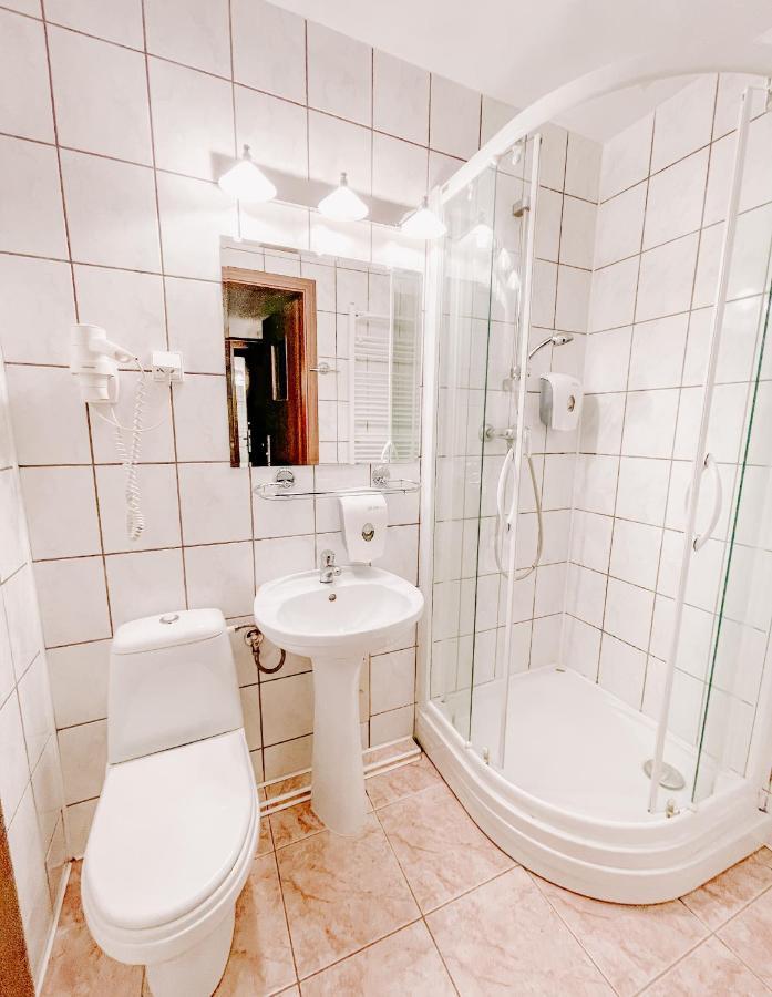 Promenada Zegrze Hotel Бялобжеги Екстериор снимка