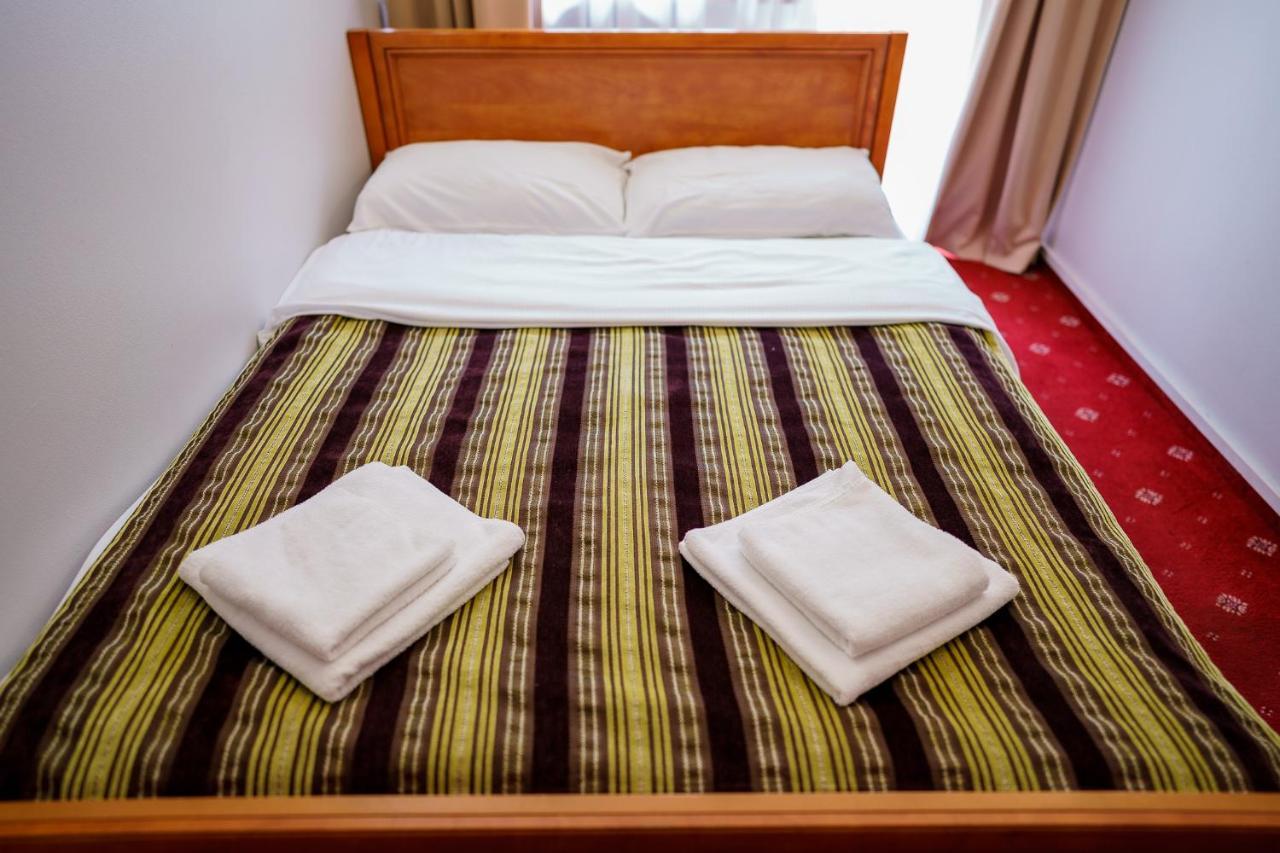 Promenada Zegrze Hotel Бялобжеги Екстериор снимка