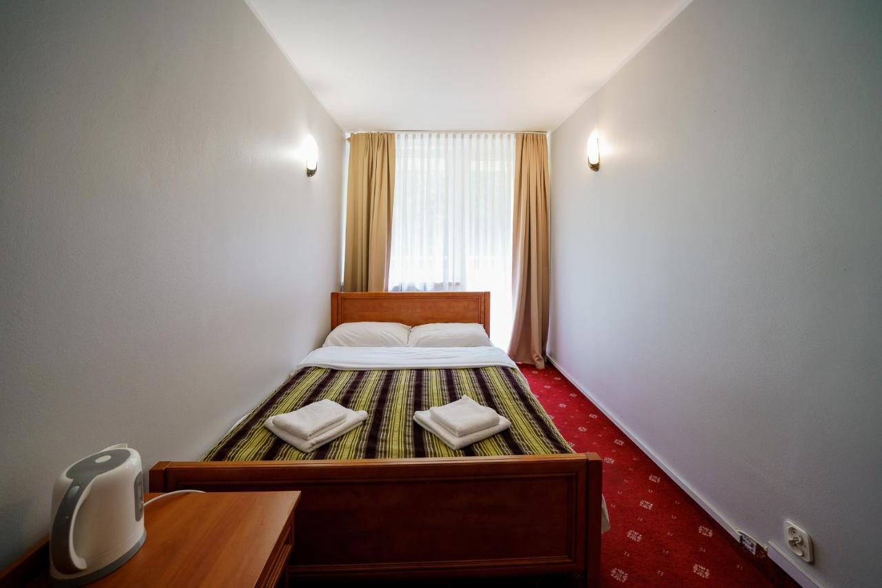 Promenada Zegrze Hotel Бялобжеги Екстериор снимка